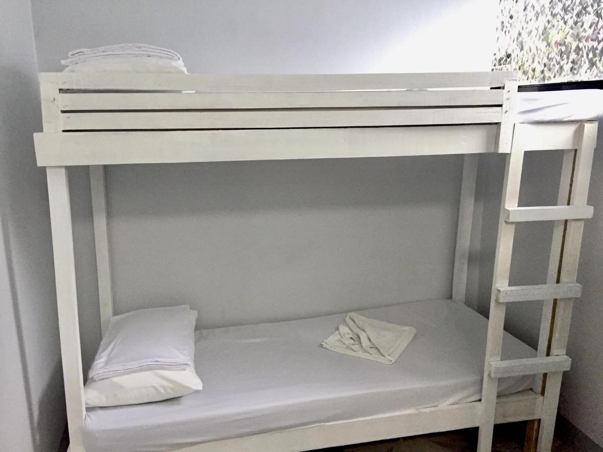 Ziet Hotel Mambajao Chambre photo