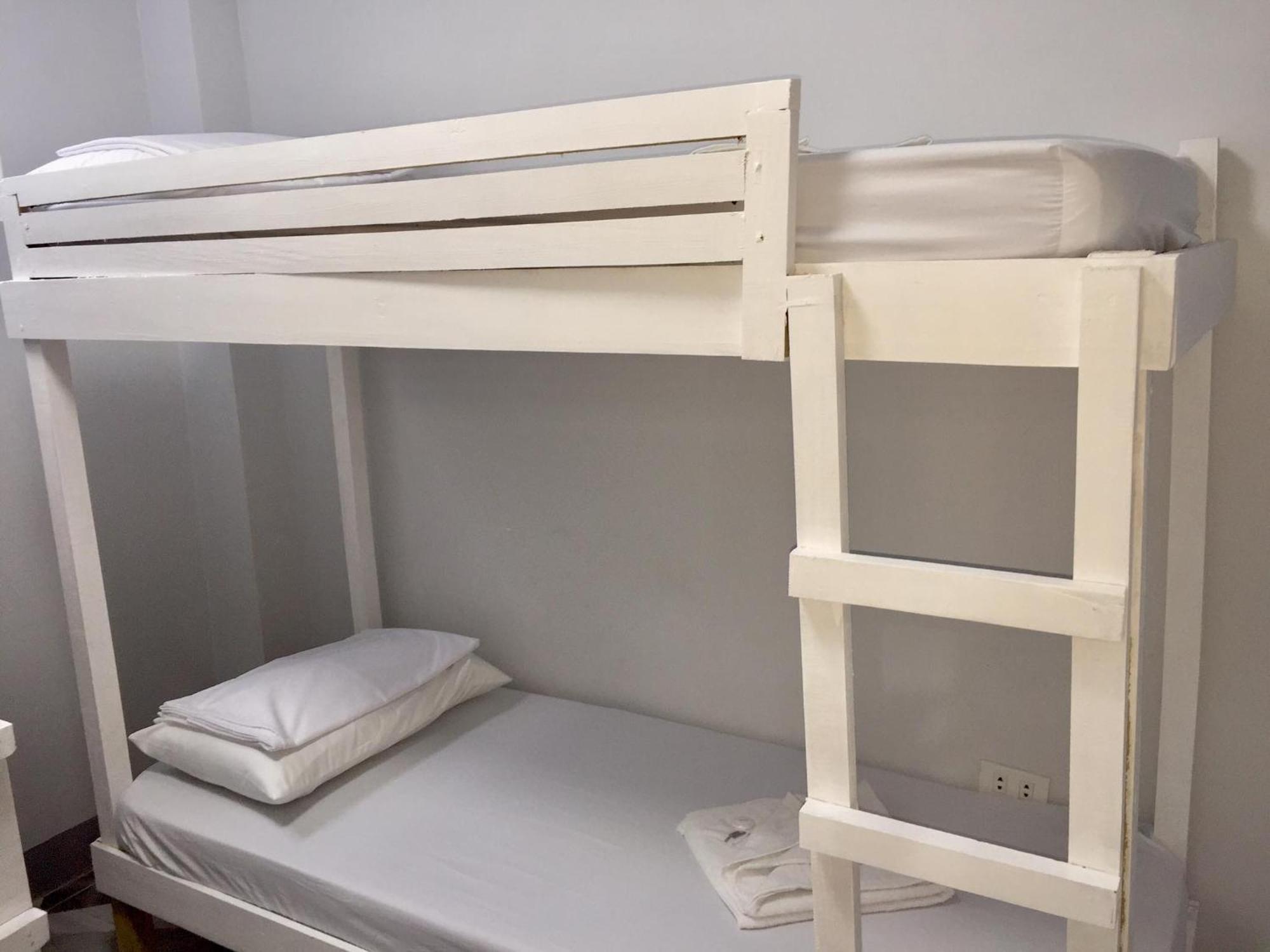 Ziet Hotel Mambajao Chambre photo